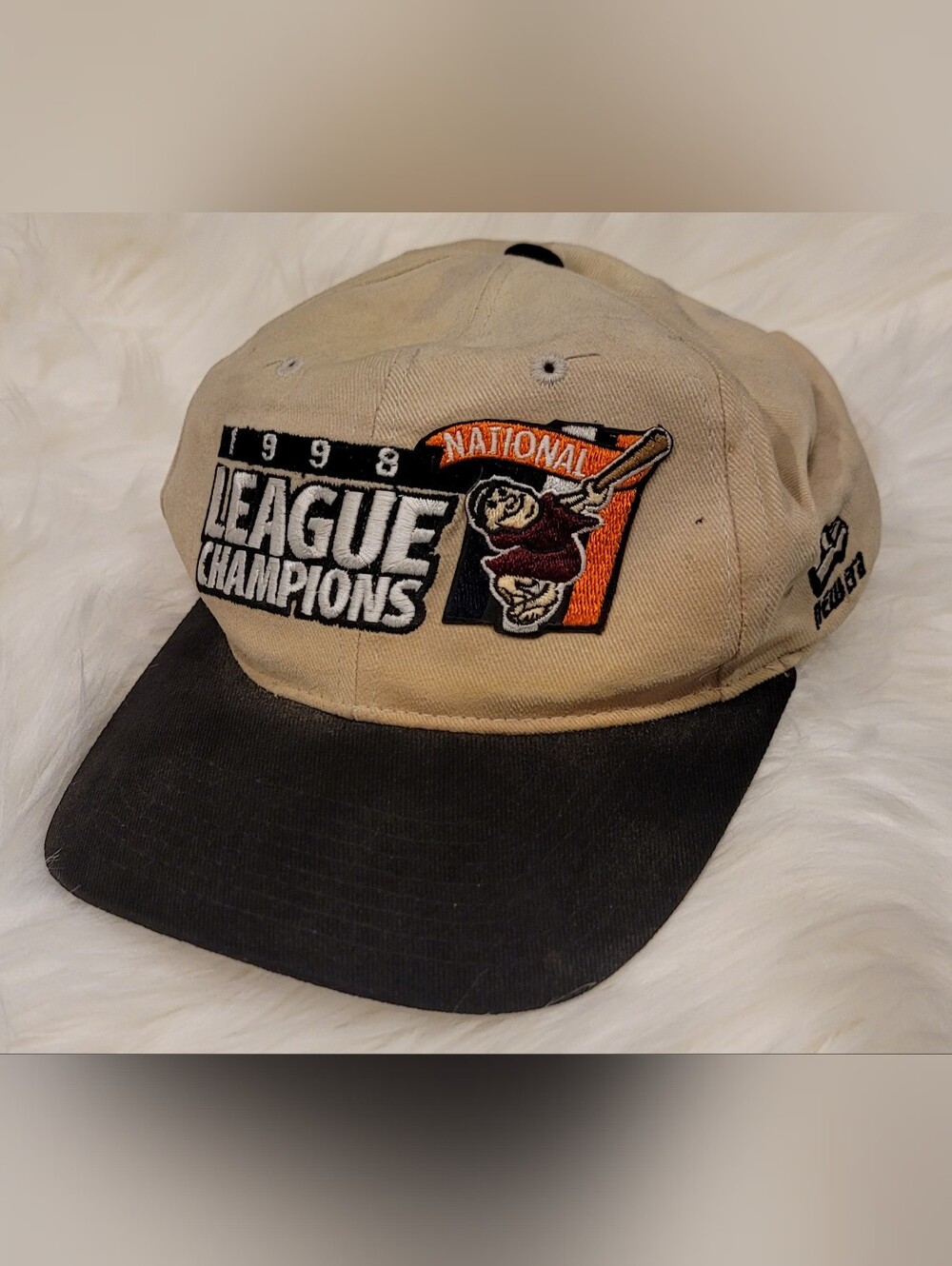 VTG NEW ERA 1998 Baseball Hat Padres Swinging Friar National Championship League